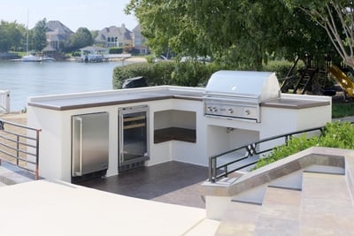 Modern Outdoor Kitchen